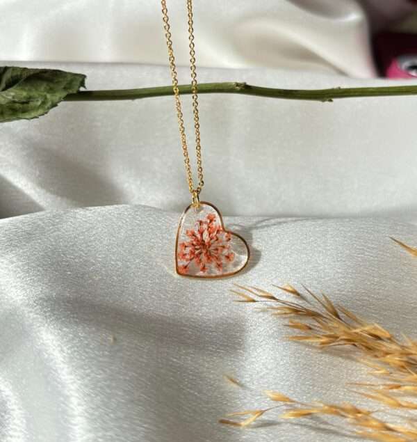 Best flower-pressed resin chain